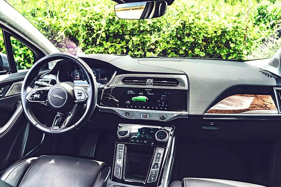 3esuvs-30 你要知道這篇報導的意義非比尋常,或許不到千古流傳,但可是TGTW首場純電車評比吶。