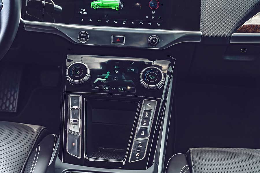 3esuvs-31 你要知道這篇報導的意義非比尋常,或許不到千古流傳,但可是TGTW首場純電車評比吶。