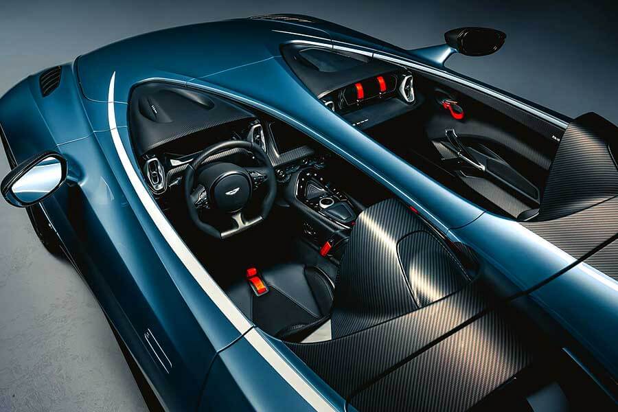 當今天下,富者愈富,貧者愈貧,正是汽車公司用無比高效率套現的時候。