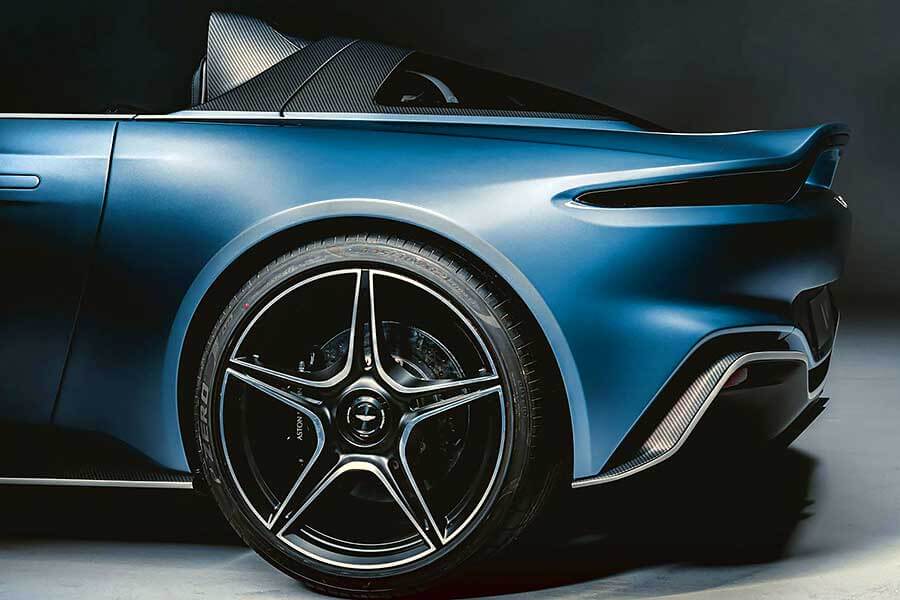 當今天下,富者愈富,貧者愈貧,正是汽車公司用無比高效率套現的時候。