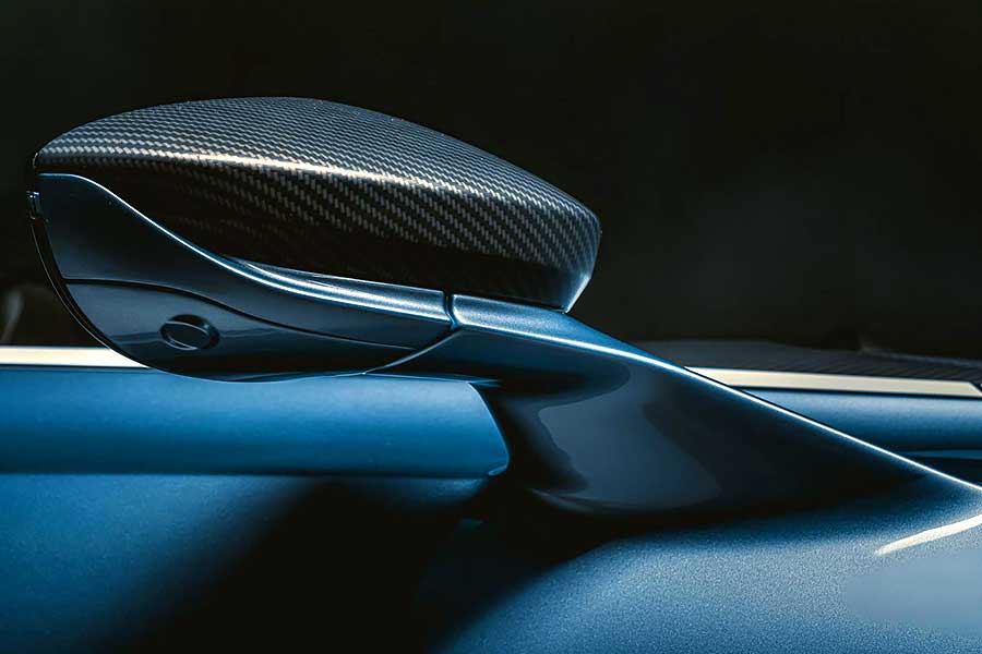 當今天下,富者愈富,貧者愈貧,正是汽車公司用無比高效率套現的時候。