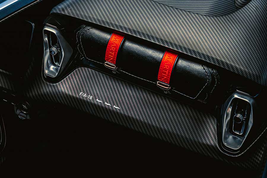 當今天下,富者愈富,貧者愈貧,正是汽車公司用無比高效率套現的時候。