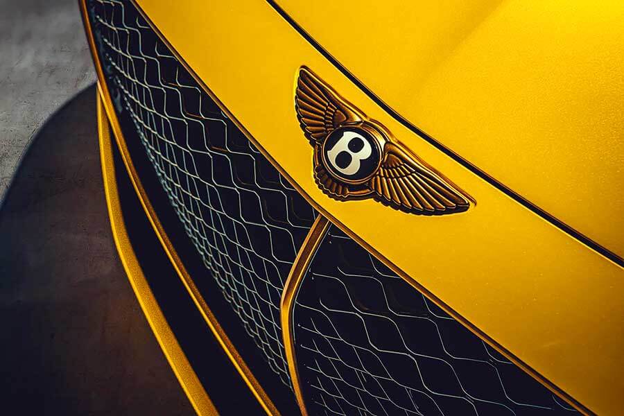 當今天下,富者愈富,貧者愈貧,正是汽車公司用無比高效率套現的時候。