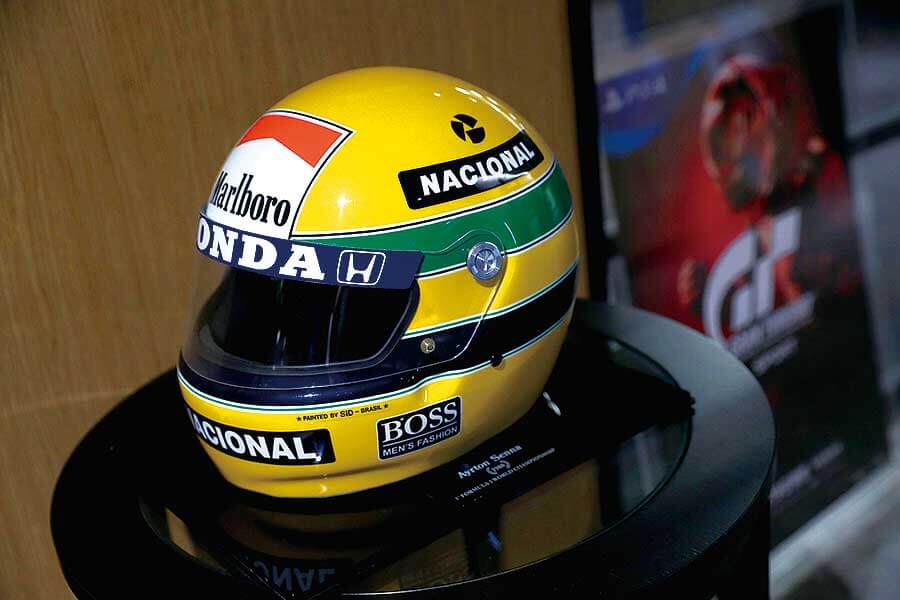 歡迎來到山內一典的世界。把模擬世界與現實之間的分界弄得模糊不清乃其天職。