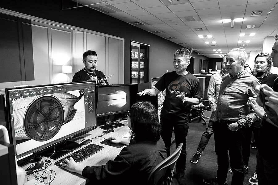 歡迎來到山內一典的世界。把模擬世界與現實之間的分界弄得模糊不清乃其天職。