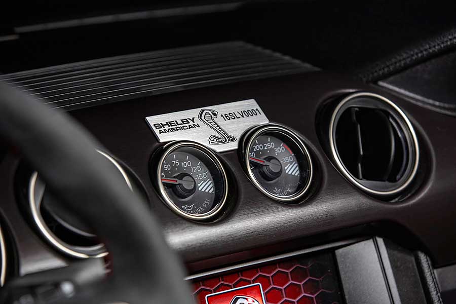 gt350se-10 比起NBA球星簽名鞋款,謝爾比簽名款野馬更誘人。