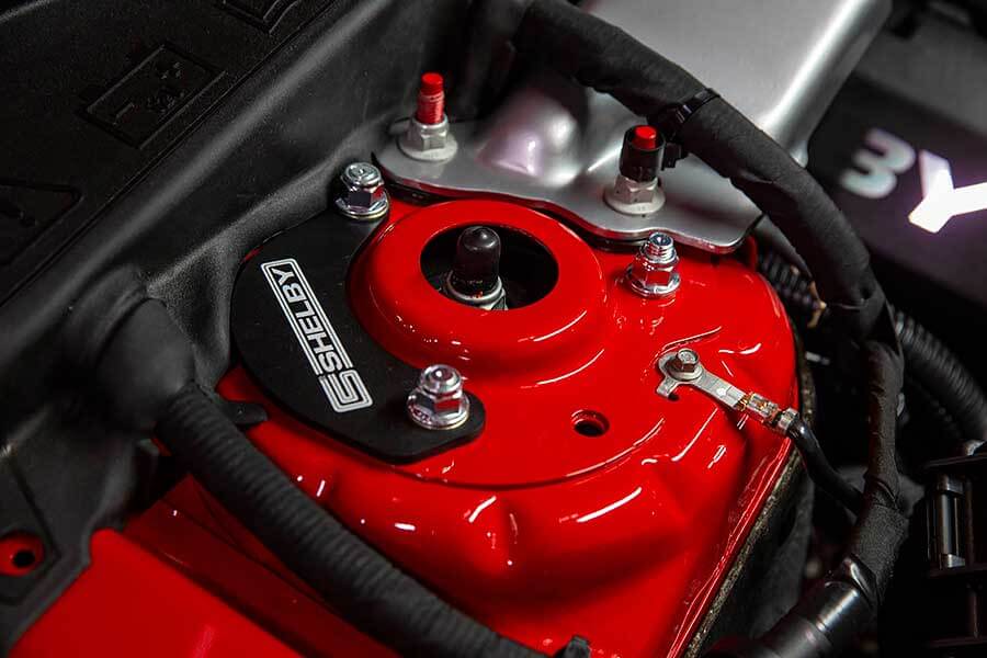 gt350se-14 比起NBA球星簽名鞋款,謝爾比簽名款野馬更誘人。