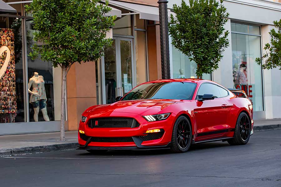 比起NBA球星簽名鞋款,謝爾比簽名款野馬更誘人。