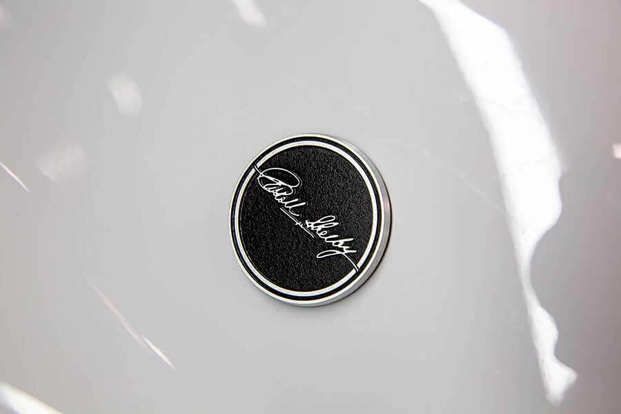 gt500se-9 比起NBA球星簽名鞋款,謝爾比簽名款野馬更誘人。