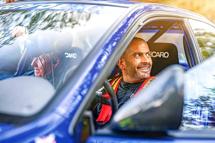 常言道，絕不應該與自己心目中的大英雄見面；常言其實不知所謂。