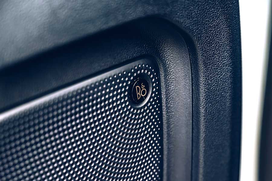 kuga-16 能文能武成為它的最大特點,中庸的行車調性親切地讓任何人輕鬆就手。