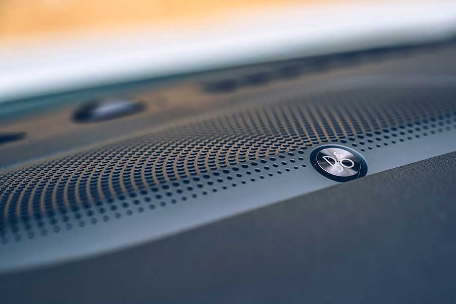 kuga-17 能文能武成為它的最大特點,中庸的行車調性親切地讓任何人輕鬆就手。