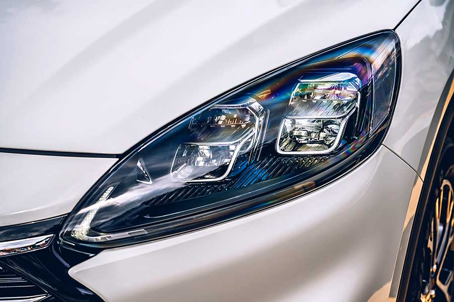 kuga-20 能文能武成為它的最大特點,中庸的行車調性親切地讓任何人輕鬆就手。