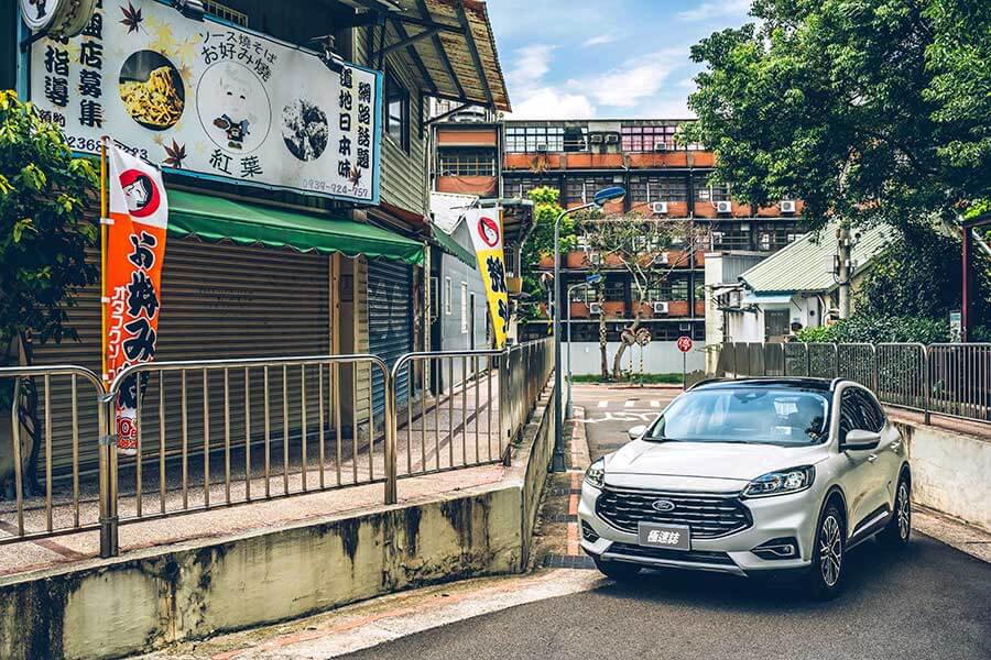 能文能武成為它的最大特點,中庸的行車調性親切地讓任何人輕鬆就手。