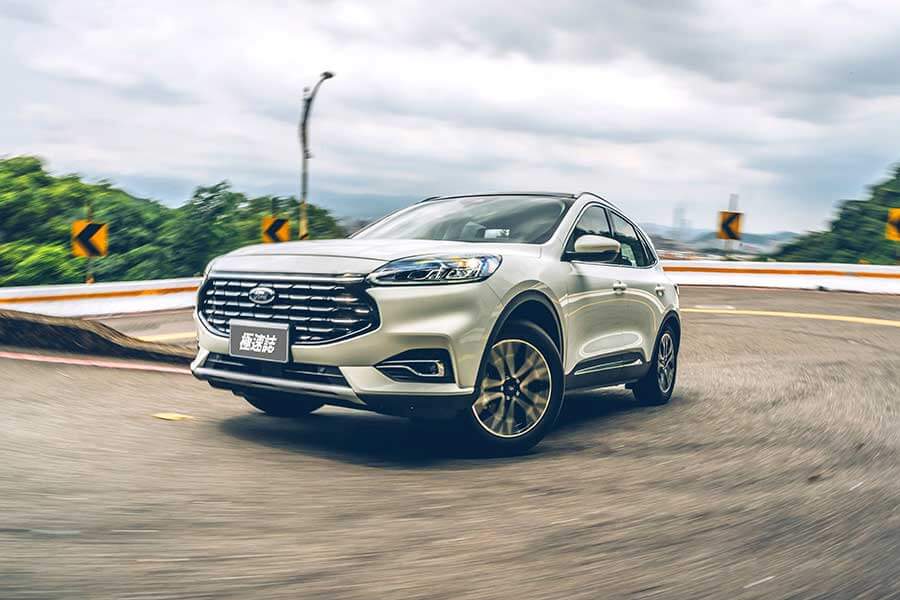 能文能武成為它的最大特點,中庸的行車調性親切地讓任何人輕鬆就手。