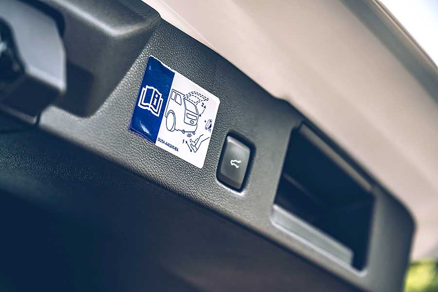 kuga-9 能文能武成為它的最大特點,中庸的行車調性親切地讓任何人輕鬆就手。