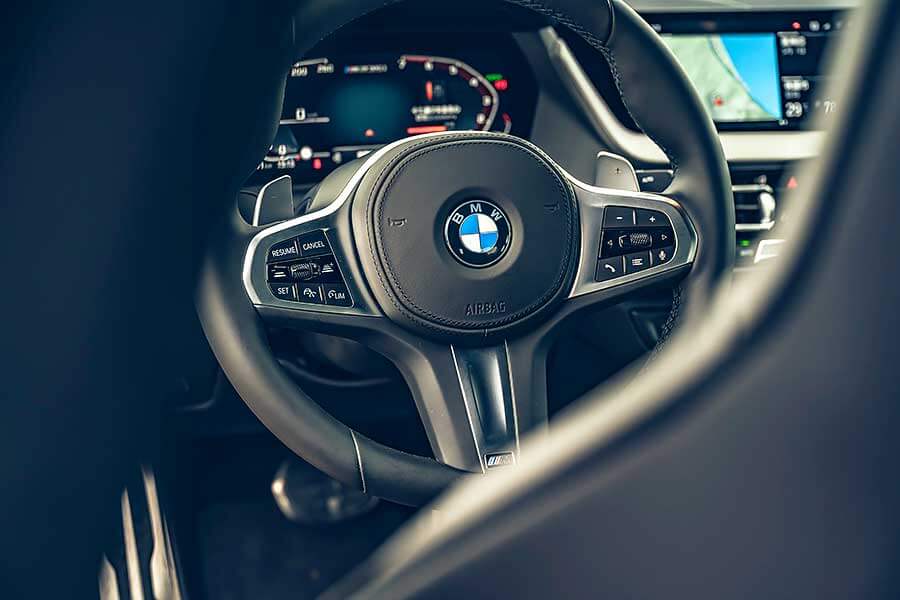 m235igc-14 BMW M235i xDrive Gran Coupé儼然是力與美的結合之作,巧妙的將優雅身段及運動風格融為一體,更為自家創下史無前例的新創舉。