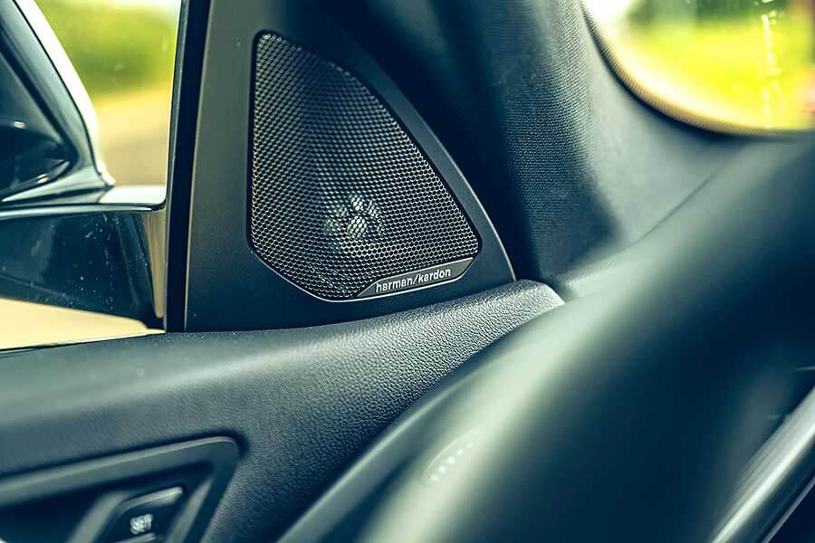 BMW M235i xDrive Gran Coupé儼然是力與美的結合之作，巧妙的將優雅身段及運動風格融為一體，更為自家創下史無前例的新創舉。