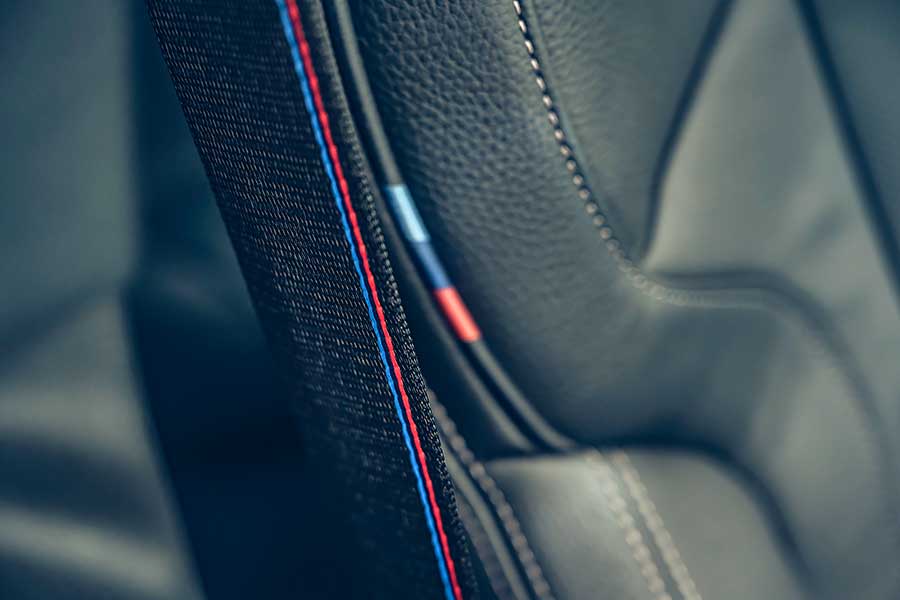 m235igc-18 BMW M235i xDrive Gran Coupé儼然是力與美的結合之作,巧妙的將優雅身段及運動風格融為一體,更為自家創下史無前例的新創舉。