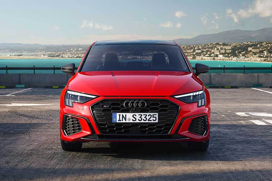 不能讓A 35和M135i繼續「秋條」下去，奧迪終於端出全新S3應戰。