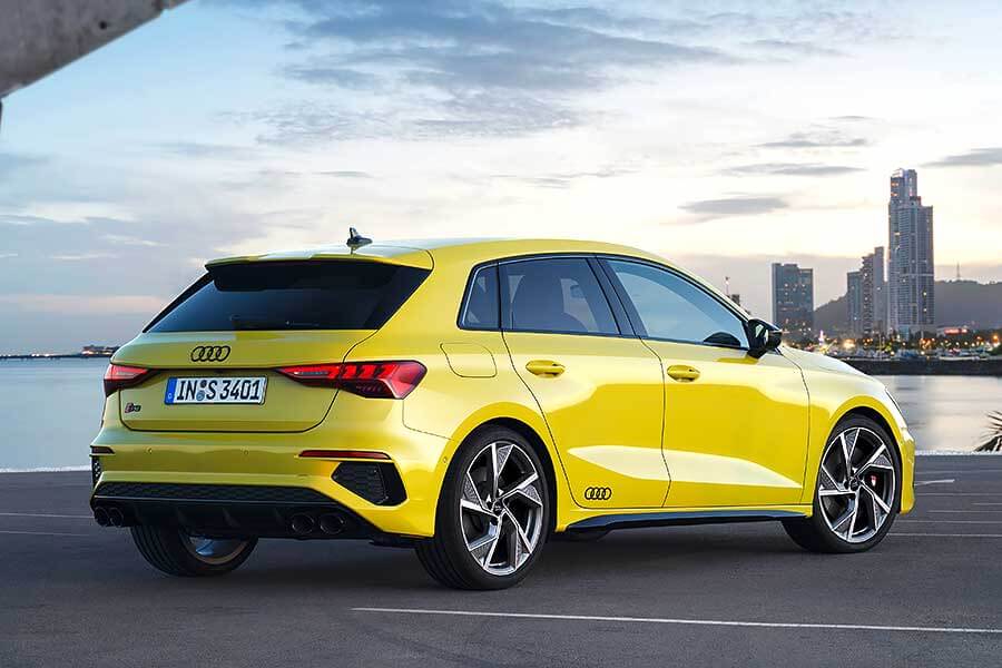 不能讓A 35和M135i繼續「秋條」下去，奧迪終於端出全新S3應戰。