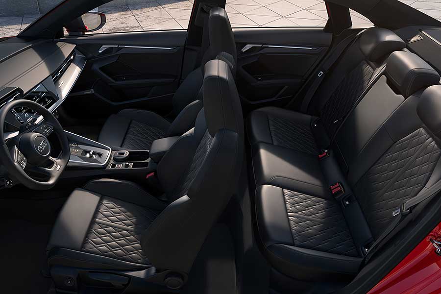 不能讓A 35和M135i繼續「秋條」下去，奧迪終於端出全新S3應戰。