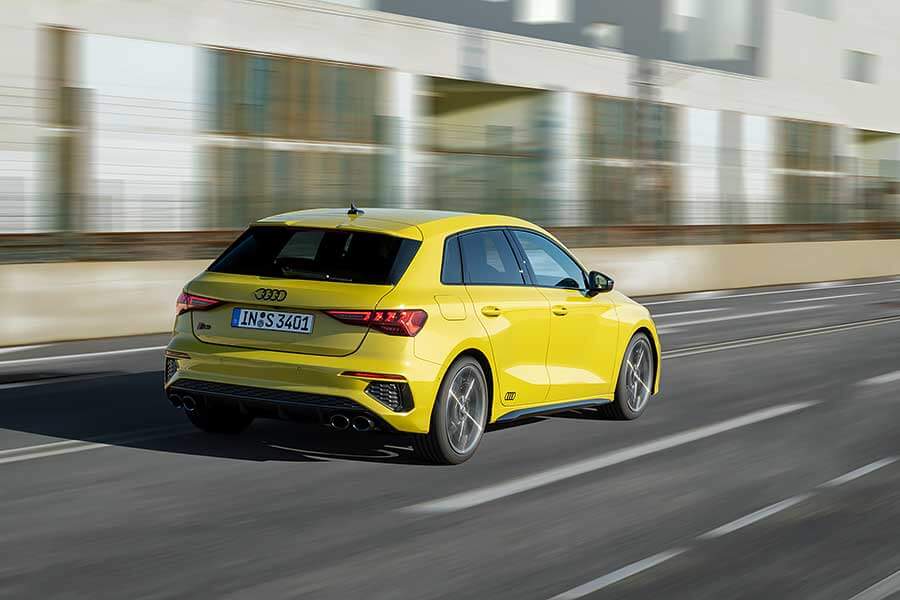 不能讓A 35和M135i繼續「秋條」下去，奧迪終於端出全新S3應戰。