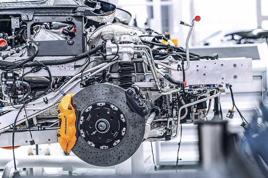 電視節目上的F-35在賽道力壓Speedtail,不過移師至生產線上較量的話又會鹿死誰手呢?