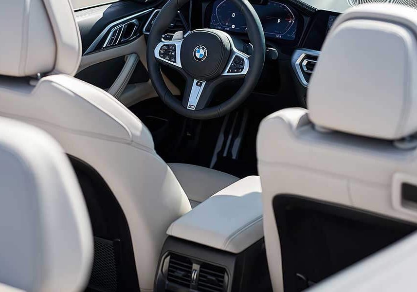 4cabrio-15 夏日漸遠,天氣微涼的秋天最適合開篷兜風了!