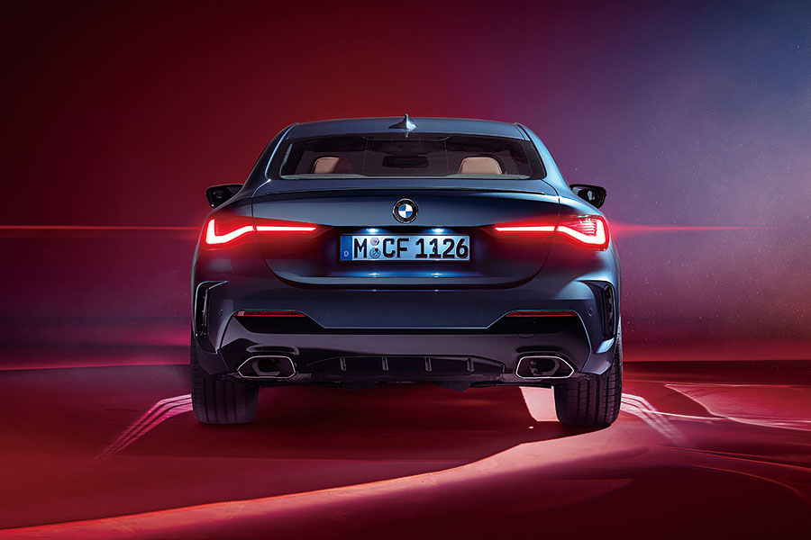 記得造型惹人爭議的寶馬Concept 4那個大大大水箱罩嗎?嗯,這個設計將會成為新型4系的常態。