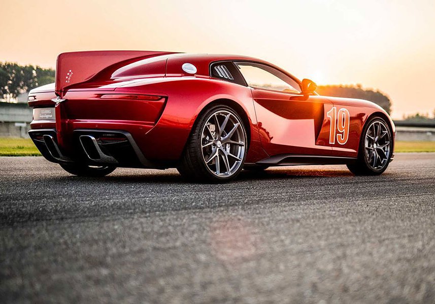 aero3-22 當代汽車設計得愈來愈沒有特色?幸好義大利人總能帶我們找回對車的熱愛。