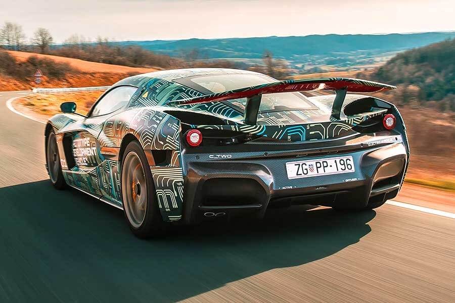 電動頂級超跑的時代已近在眼前,那麼首先讓我們見識一下以摧毀內燃機勢力為己任的原型Rimac C_Two吧。