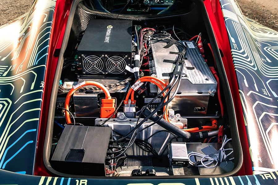 電動頂級超跑的時代已近在眼前,那麼首先讓我們見識一下以摧毀內燃機勢力為己任的原型Rimac C_Two吧。