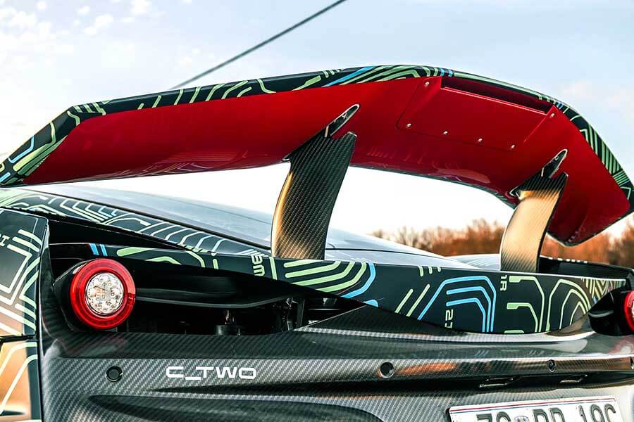 電動頂級超跑的時代已近在眼前,那麼首先讓我們見識一下以摧毀內燃機勢力為己任的原型Rimac C_Two吧。