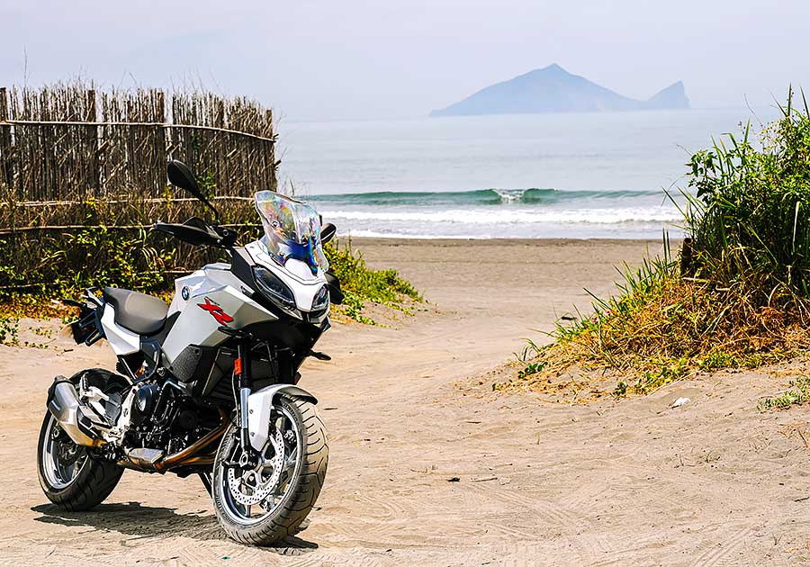 f900r-7 F系聲量在自家中遠不及身擁對臥引擎的兄弟姊妹們,但平易近人好驅策的親人特性卻是寶馬二輪產物中的稀有品。