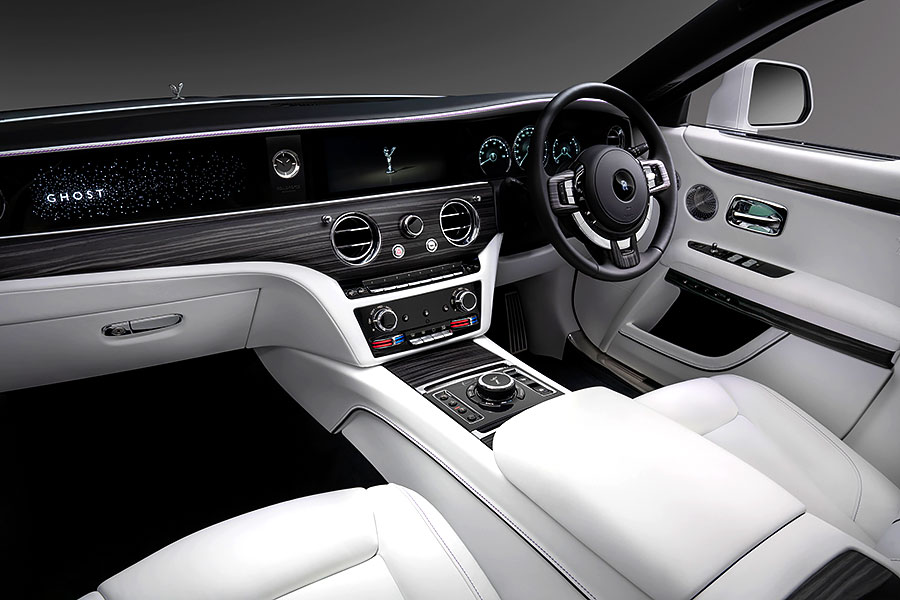 若在農曆七月的夜裡見到神秘白影出沒,可得小心千萬別被它吸引過去。