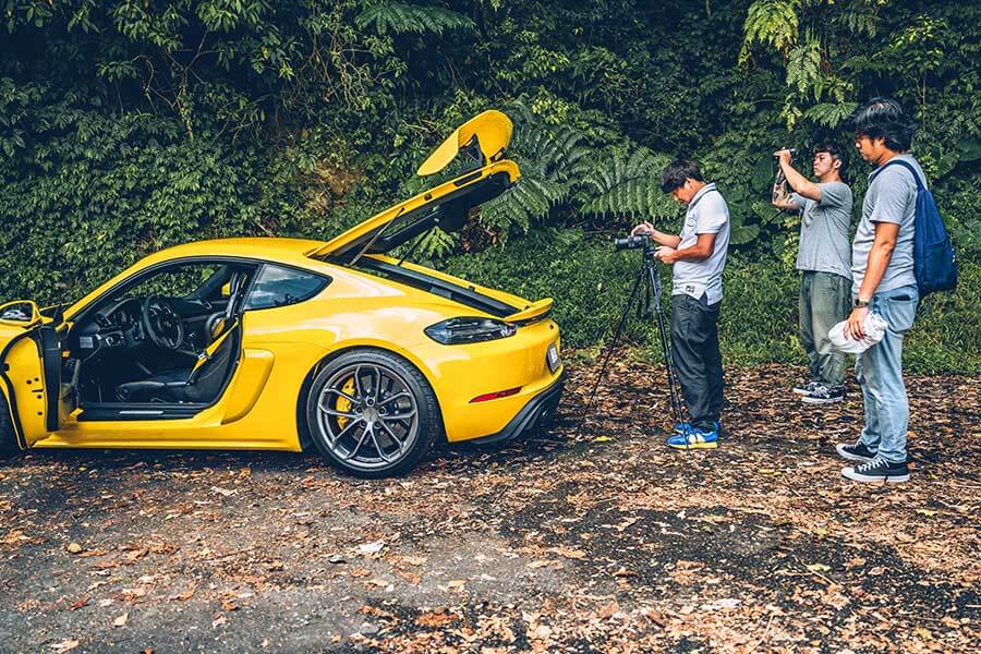 小子，手排先去練會了再來。