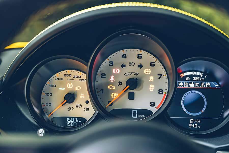 小子，手排先去練會了再來。