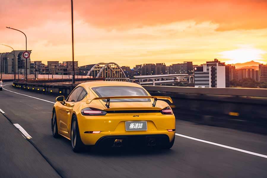 小子，手排先去練會了再來。