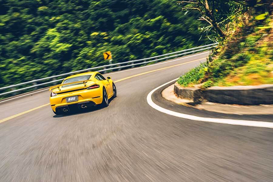 小子，手排先去練會了再來。