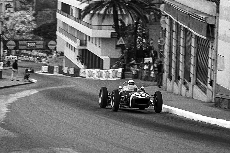 既是賽車手,又是環球知名品牌和英式烤餅迷,Stirling爵士果然從不缺乏啟發性。