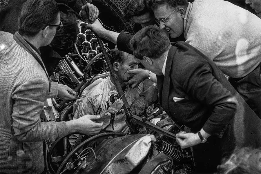 既是賽車手,又是環球知名品牌和英式烤餅迷,Stirling爵士果然從不缺乏啟發性。