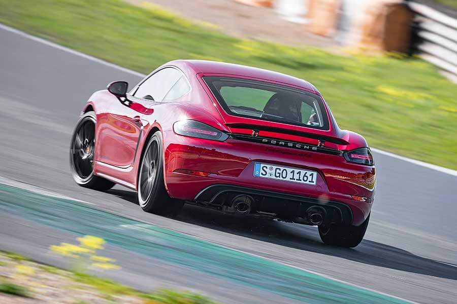 從經典跑車到救世休旅，保時捷過去所做的變法多到令人難以想像。