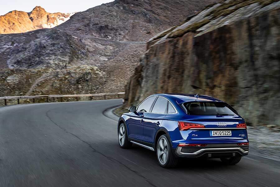 當斜背漸漸成為市場主流,豈有不多出幾款搶錢的道理。