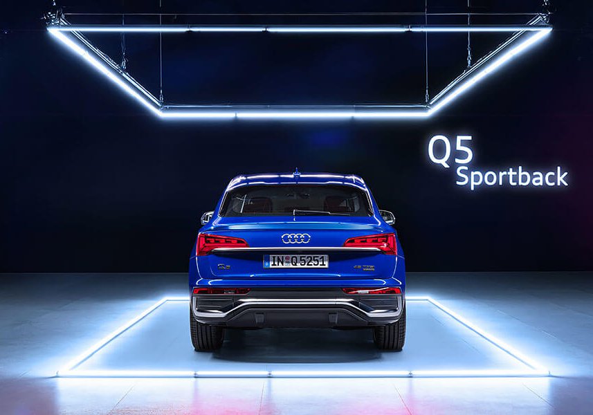 q5sportback-5 當斜背漸漸成為市場主流,豈有不多出幾款搶錢的道理。