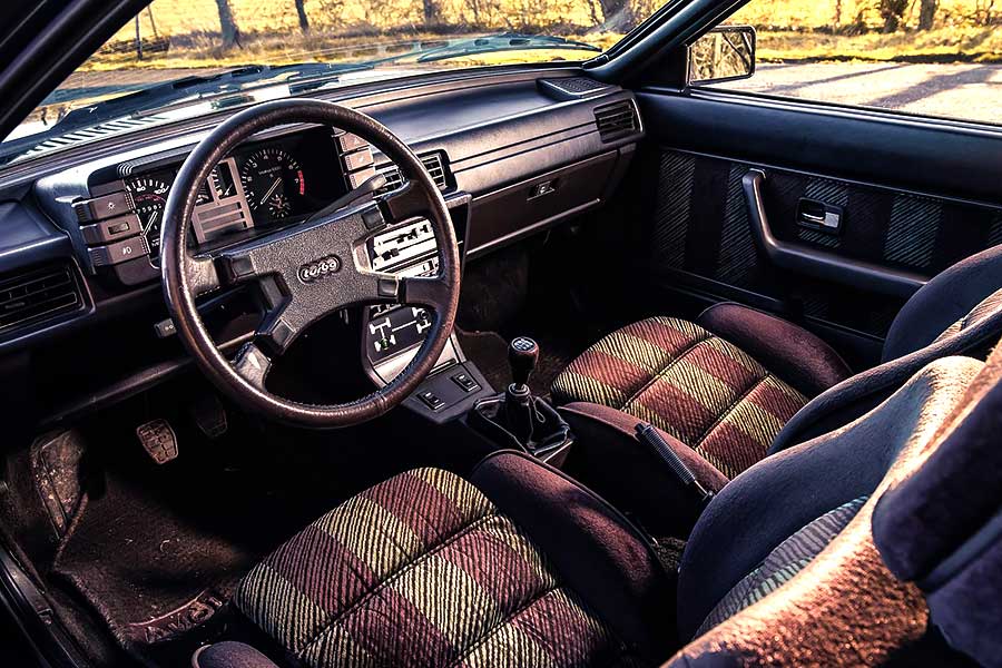 是時候發動這件八零年代代表作，看看人生是否果真到了不惑之年才開花。