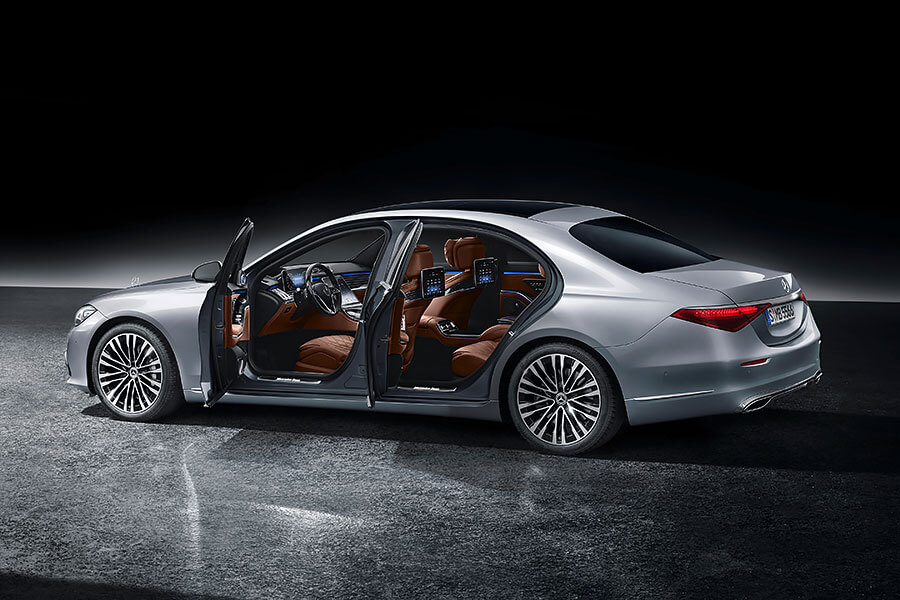 sclass-15 都說是科技旗艦了,所以外型當然不是改款重點。