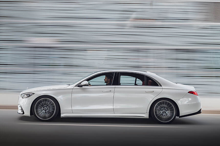 都說是科技旗艦了,所以外型當然不是改款重點。