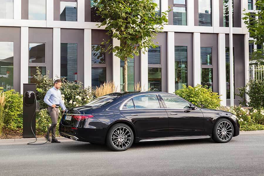 都說是科技旗艦了,所以外型當然不是改款重點。