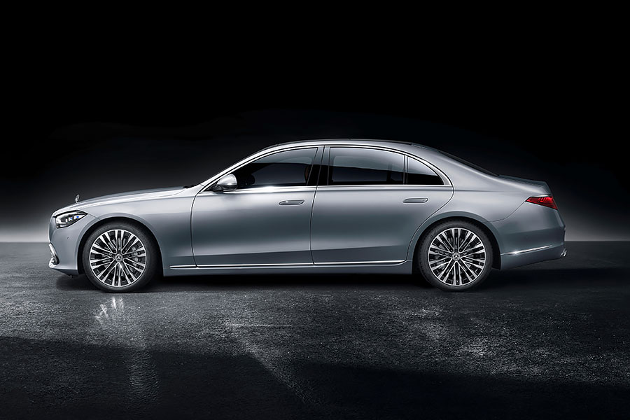 sclass-5 都說是科技旗艦了,所以外型當然不是改款重點。